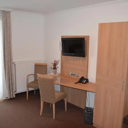 Grofe Hotel 3*